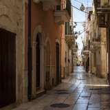 Ritorniamo ora verso la Chiesa Maddalena e svoltiamo a destra in corso Umberto, che permette di accedere a un�altra parte del centro storico ampliatosi a partire dal Seicento